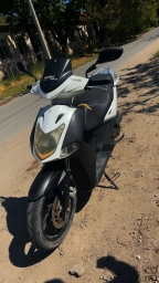 Vând scuter kymco agility 50